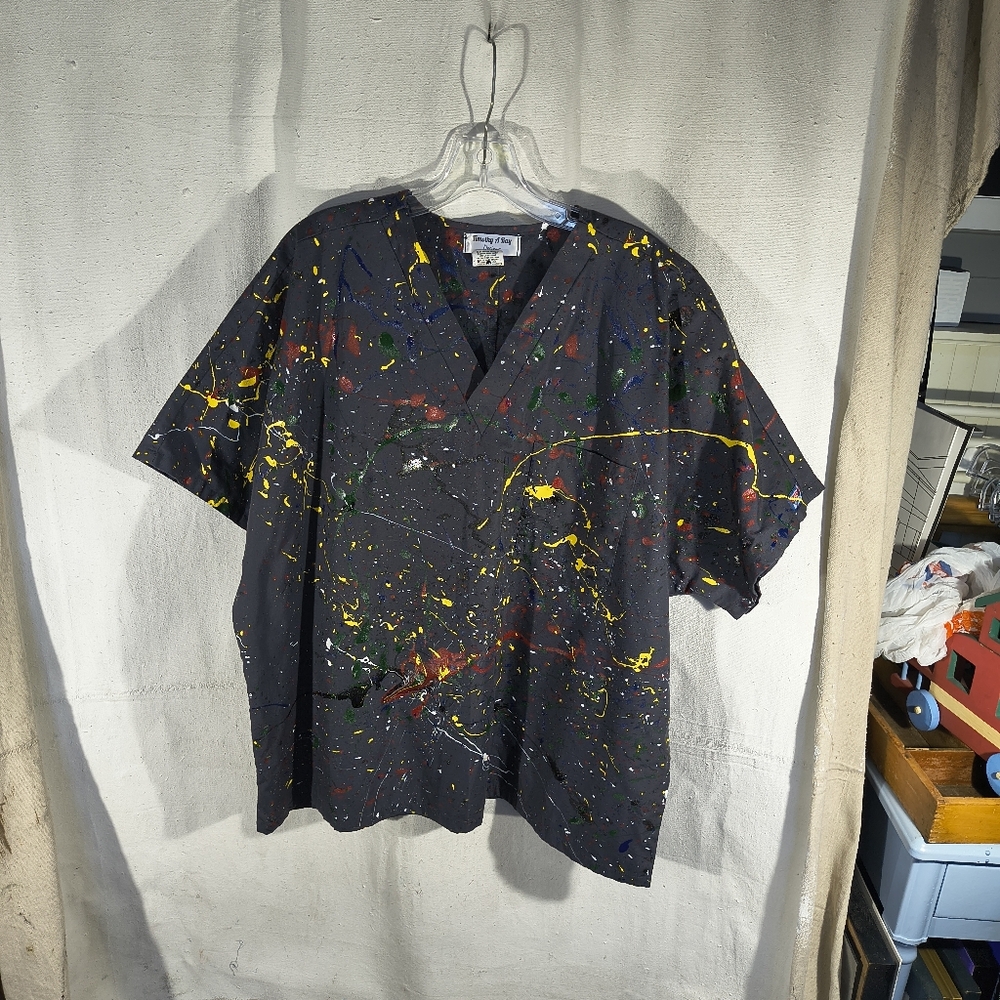 Unisex XL Dk Grey Scrub Top With Unique Street Wear Art By Timothy Designs